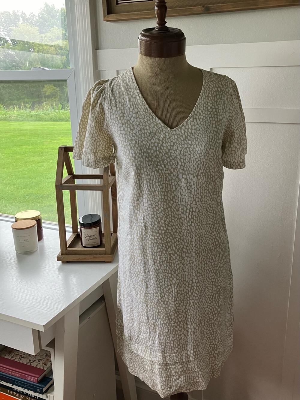 Nicole Miller Cream Pebble-Print Short Sleeve Mini Dress